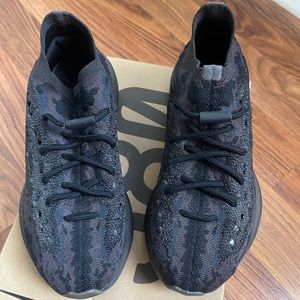 2020
Yeezy Boost 380 'Onyx Non-Reflective